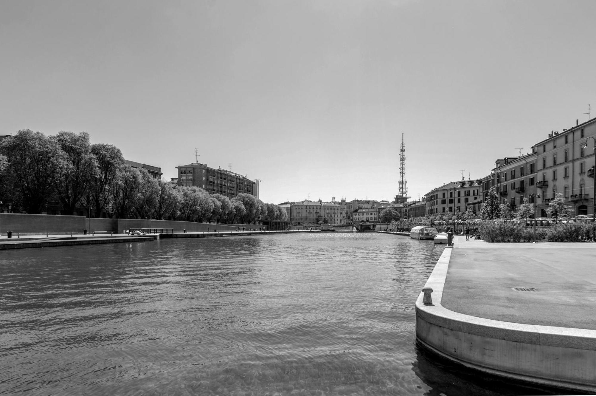 Navigli - Darsena La Perla In Citta Milán